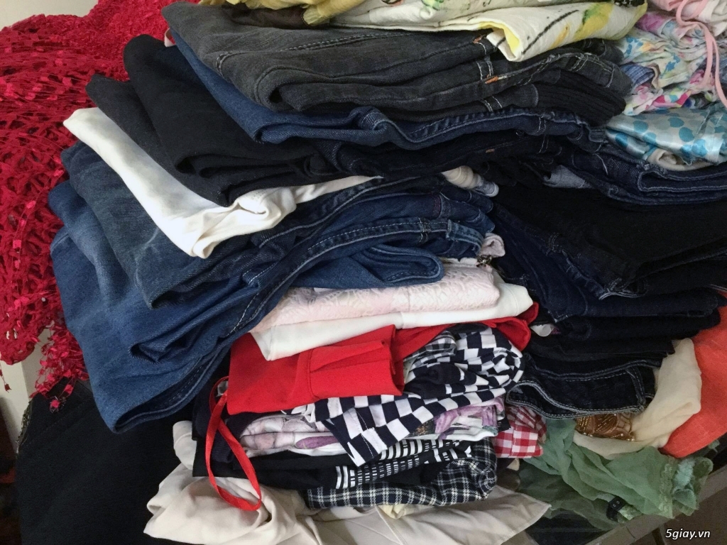 Sắp xếp quần áo khi chuyển nhà